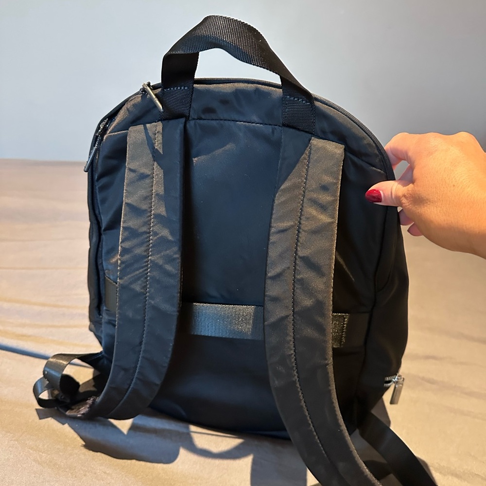 Lululemon Backpack - Picture 3 of 9